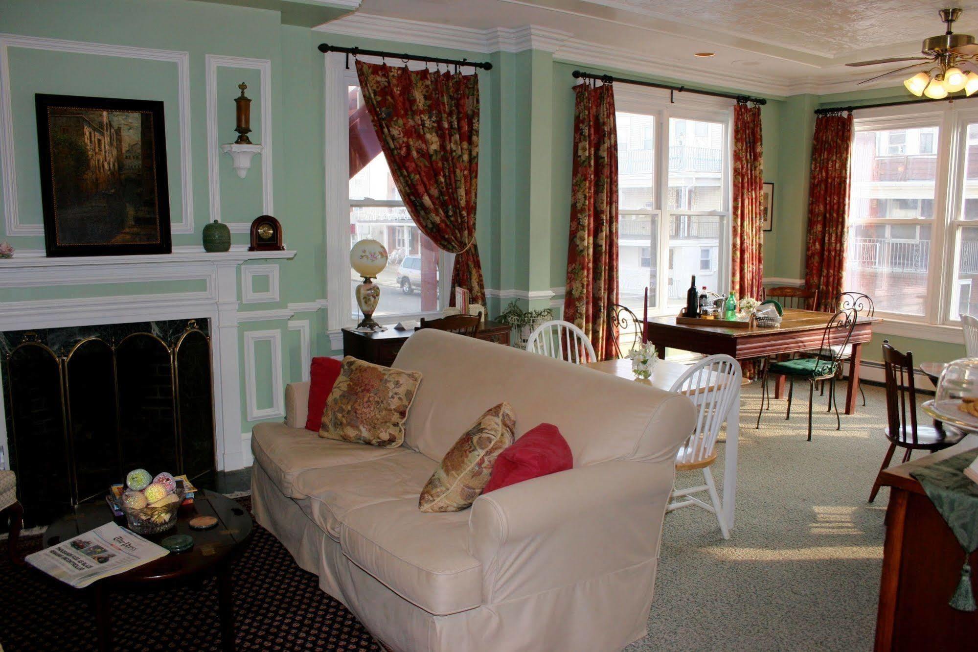 Carisbrooke Inn Bed & Breakfast Ventnor Екстериор снимка